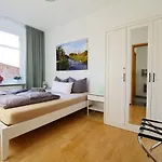 Mit Blick Auf Zitadelle Petersberg - 3 ארפורט