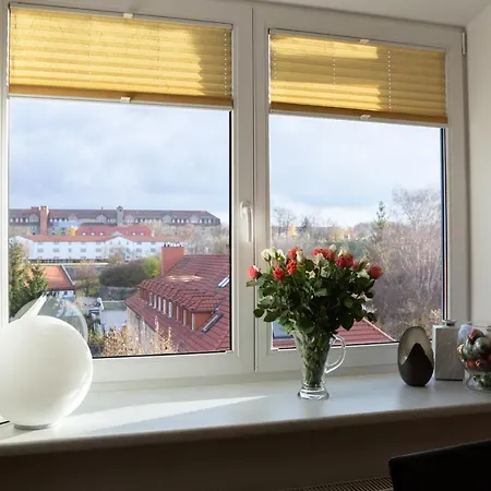 Mit Blick Auf Zitadelle Petersberg - 3 * ארפורט