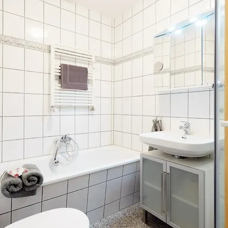 Mit Blick Auf Zitadelle Petersberg - 3 Apartamento *