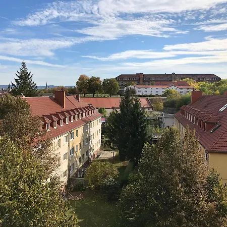 Mit Blick Auf Zitadelle Petersberg - 3