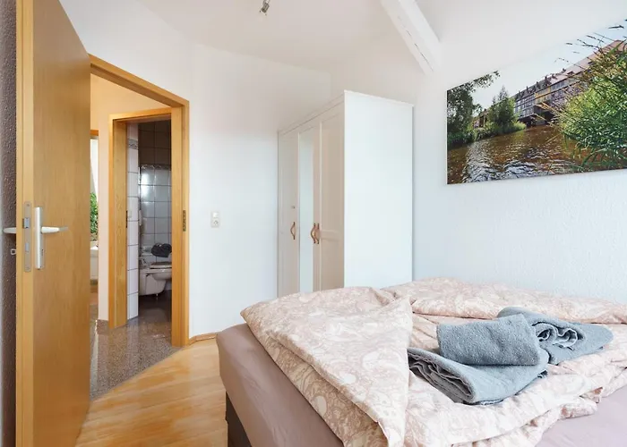 Mit Blick Auf Zitadelle Petersberg - 3